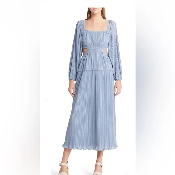 Moon River Dresses & Skirts - MOON RIVER Women's Light Blue Long Sleeve Pleated Cutout Midi Dress Size Large